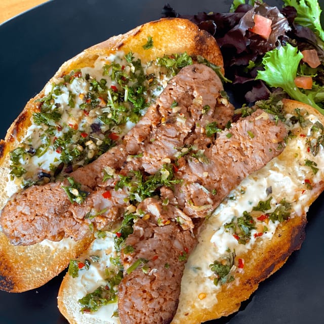 Choripan.